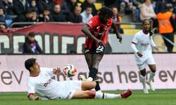 Trendyol Süper Lig: Gençlerbirliği: 1 - Fatih Karagümrük: 0 (İlk yarı)