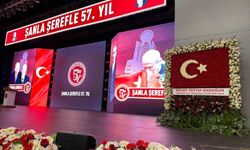 Cumhurbaşkanı Erdoğan'dan Bahçeli'ye 57 gülün yer aldığı tebrik çiçeği