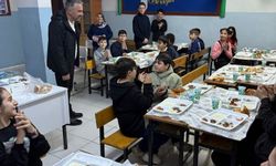 Pursaklar Belediye Başkanı Çetin, öğrencilerle iftar yaptı