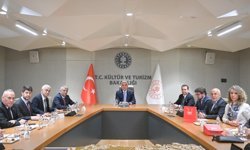 Bakan Ersoy'dan 2026 turizmi için kritik toplantı