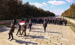 OYAK'tan 65'inci kuruluş yıl dönümünde Anıtkabir'e ziyaret