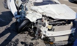 Ankara'da tıra çarpan otomobil taklalar atarak durabildi: 1 ağır yaralı