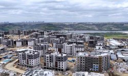 Bakan Kurum, Sazlıbosna'daki 'İlk Evim' Projesi' konutlarını paylaştı