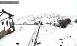 Başkentin yüksek kesimlerinde kar yağışı etkili oldu