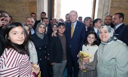 Cumhurbaşkanı Erdoğan: 'Türkiye Cumhuriyeti Devleti sıradan bir devlet değildir. Hiçbir güç Türkiye ve Türkiye Cumhurbaşkanı'na parmak sallayamaz'