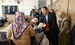 Öğretmenler 81 ilde bayraklarla ders başı yaptı