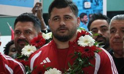 Rıza Kayaalp ve Güreş Milli Takımı yurda döndü
