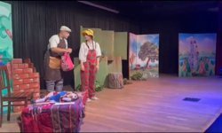 Sincan'da sahnelenen 'Pinokyo' minik izleyicilerle buluştu