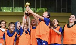 FOMGET'te Analı Kızlı Futbol Heyecanı