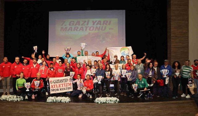 7. Gazi Yarı Maratonu'nda ödüller sahiplerini buldu
