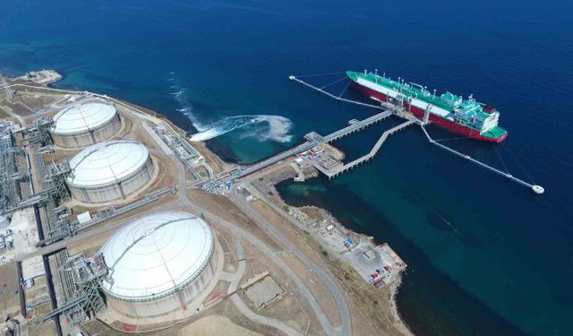 Bakan Bayraktar: 'İhtiyaç duyduğumuz doğal gazın yarısını LNG olarak alabilir hale geldik'