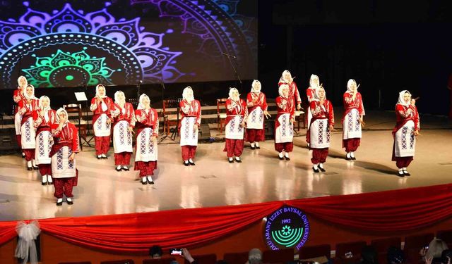 Bolu'da öğretmenlerden unutulmaz kültür ve sanat gecesi