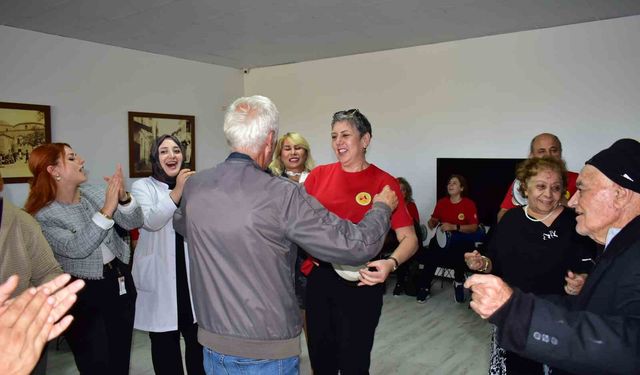Bursa'da huzurevi sakinlerine moral konseri