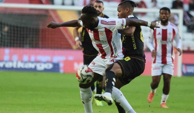 Trendyol Süper Lig: Antalyaspor: 1 - Göztepe: 0 (İlk yarı)