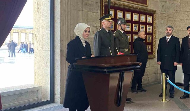 Bakan Göktaş'tan Anıtkabir'e ziyaret