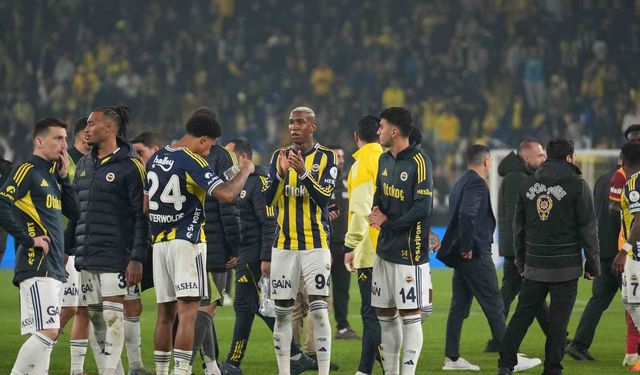 Fenerbahçe, derbide puanı uzatmada aldı