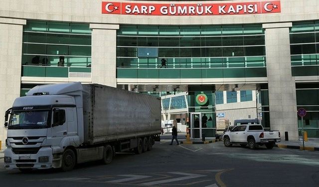 Sarp Sınır Kapısı'nda Kasım'da rekor tır trafiği