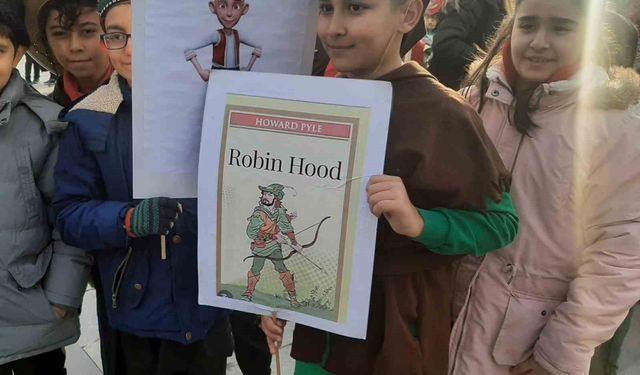 'Sincan Roman Kahramanları Festivali' sokaklarda renkli görüntüler oluşturdu