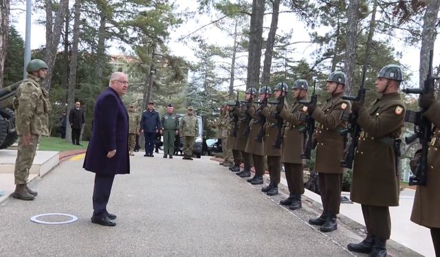 Millî Savunma Bakanı ve Kuvvet Komutanları Polatlı’da Mehmetçikle Buluştu
