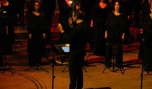 Devlet Çoksesli Korosu'ndan 'Aurora' Konseri