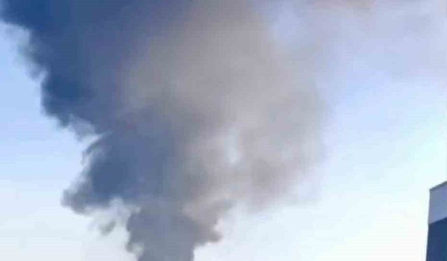 Etimesgut'ta atık plastik yangını