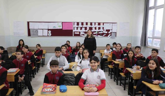 Yaklaşık 18 milyon öğrenci karnelerini alarak yarıyıl tatiline girdi