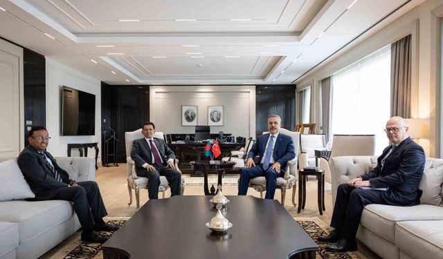 Bakan Fidan, Bangladeş Dışişleri Bakanı Rahman ile bir araya geldi