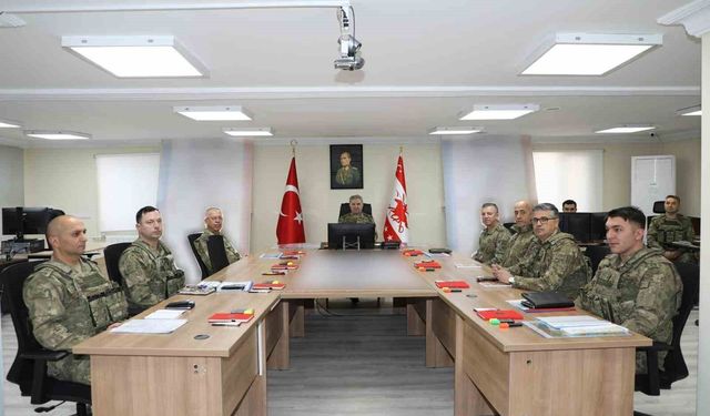 Kara Kuvvetleri Komutanı Orgeneral Tokel, Van'daki sınır karakollarında incelemelerde bulundu