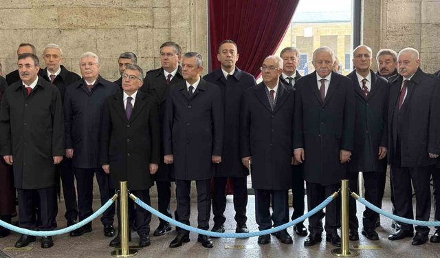 Anıtkabir'de 23 Nisan töreni