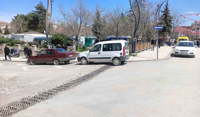 Ankara'da kamyonun üzerinden geçtiği yabancı uyruklu çocuk hayatını kaybetti