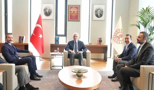 Bakan Ersoy: ' Görkem Sevindik'in ortaya koyduğu insani duruşun yanındayız'