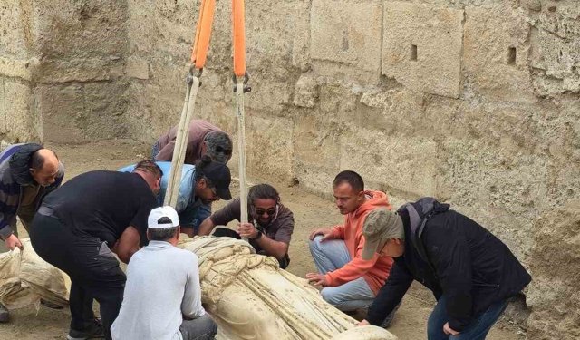 Bakan Ersoy: 'Laodikeia Batı Tiyatrosu'nda yürüttüğümüz çalışmalar, geçmişin izlerini gün yüzüne çıkarmayı sürdürüyor'