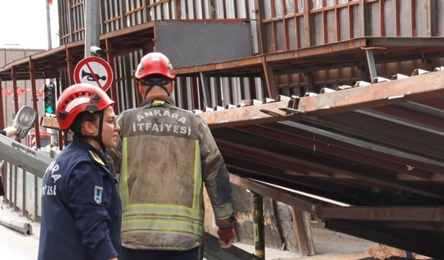 Başkent'te yıkım sırasında platform yola çöktü: 3 yaralı