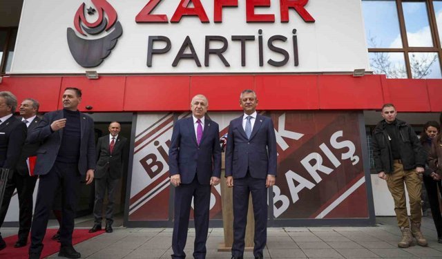 CHP Genel Başkanı Özel'den Zafer Partisi Genel Başkanı Özdağ'a ziyaret