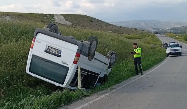 Ankara'da kontrolden çıkan minibüs devrildi: 1 ölü
