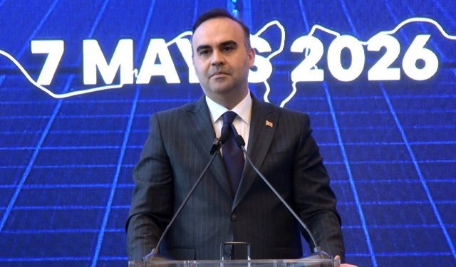 Bakan Kacır: 'Ülkemiz en az 5 üretim tesisiyle yıllık 20 gigavatın üzerinde güneş hücresi üretim kapasitesine erişecek'