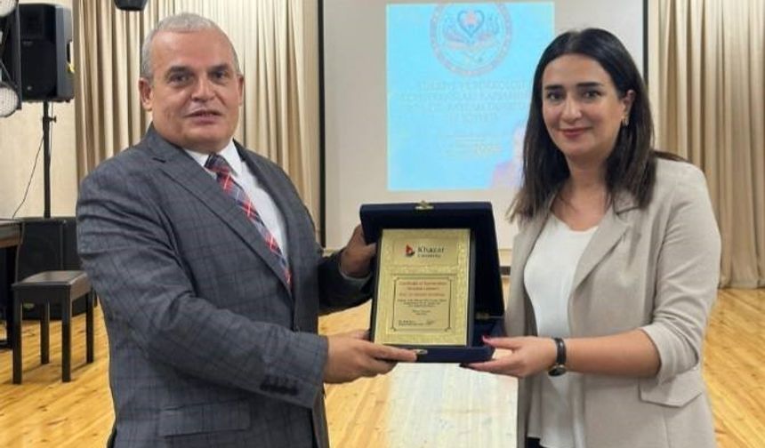 Hazar Üniversitesi'nde Prof. Dr. Bayram Durbilmez ile Türk Kültür Coğrafyası Üzerine Bilimsel Sohbet