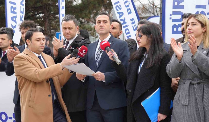 Kariyer Büro Sendikası Başkanı Akgül: '666 sayılı KHK bu ekonomik koşullarda kariyer mesleklerin en büyük çıkmazı haline gelmiştir'