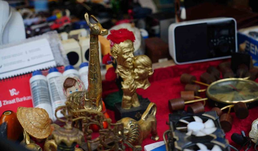 Kiminin çöpü, kiminin hazinesi: 'Ankara Bit Pazarı'