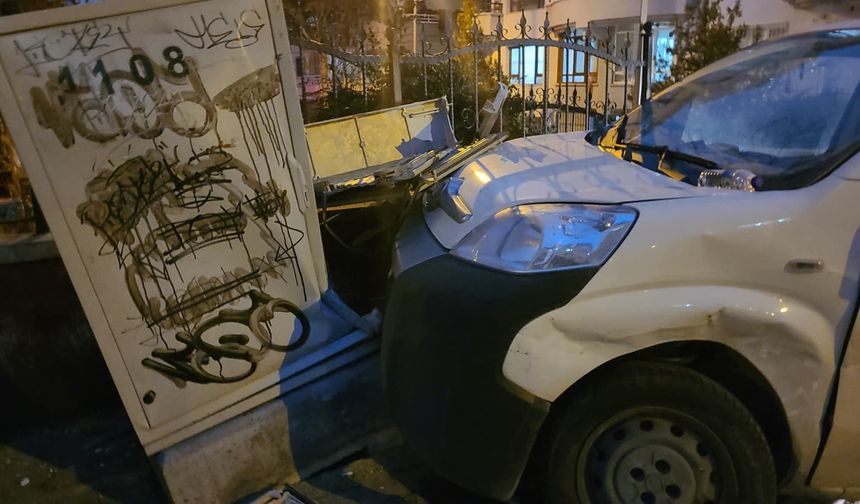 Ankara'da iki araç kafa kafaya çarpıştı: 1 yaralı