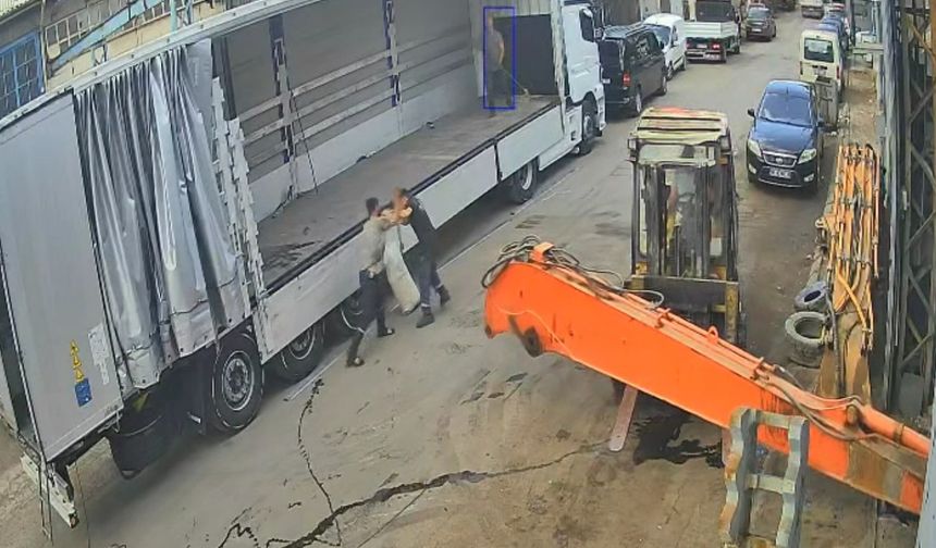 Ayağından vince asılan zihinsel engelli vatandaşın aynı iş yerinde daha önce de darp edildiği ortaya çıktı