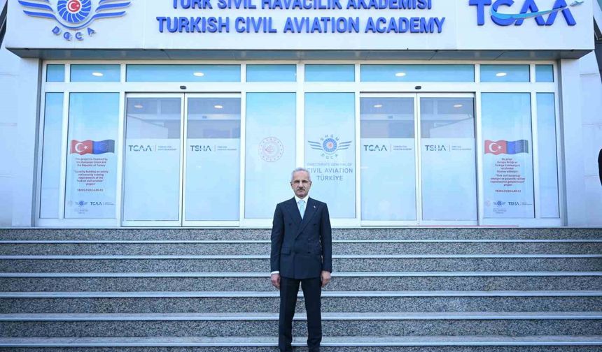 Bakan Uraloğlu: 'Mart 2025'ten bu yana dijital başvuru sistemi ile 30 bin 750 yolcu hakkı başvurusunu elektronik ortamda ele aldık'