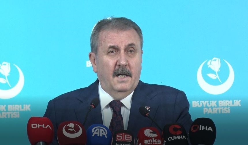 BBP Genel Başkanı Destici: 'Bu millet ne kimliğinden ne de inançlarından asla vazgeçmeyecektir'