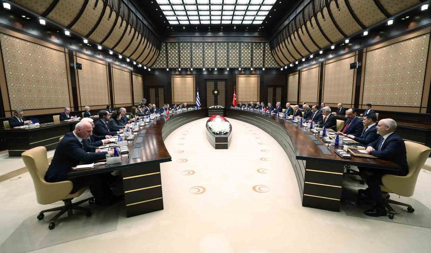 Cumhurbaşkanı Erdoğan: '(Yunanistan) Mevcut meseleler çetrefil olmakla birlikte uluslararası hukuk temelinde çözümsüzde değildir'