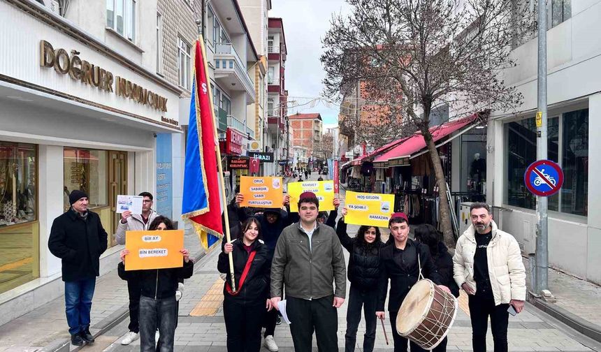 Şereflikoçhisar'da Ramazan coşkusu: Öğrencilerden Ramazan manileri söyledi