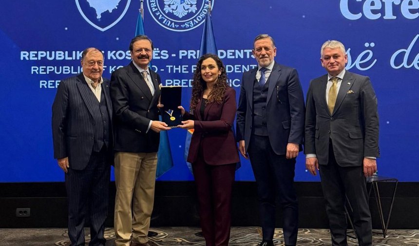 Kosova’dan Rifat Hisarcıklıoğlu’na En Yüksek Devlet Nişanı