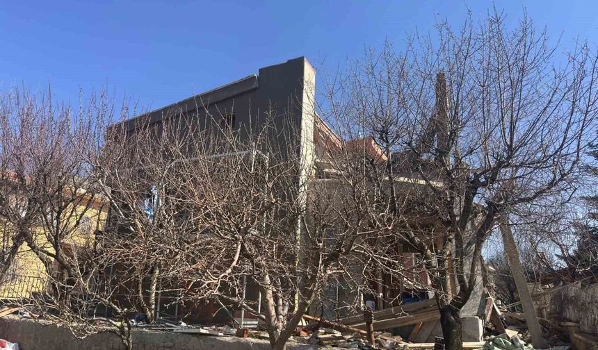 Ankara'da inşaat alanında çökme: 1'i ağır, 2 yaralı