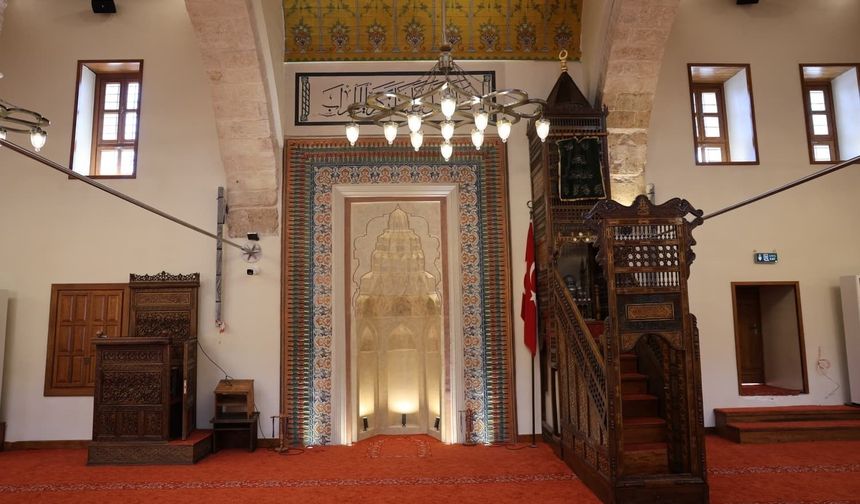 Bakan Ersoy paylaştı: Kahramanmaraş Ulu Cami yeniden ibadete açıldı
