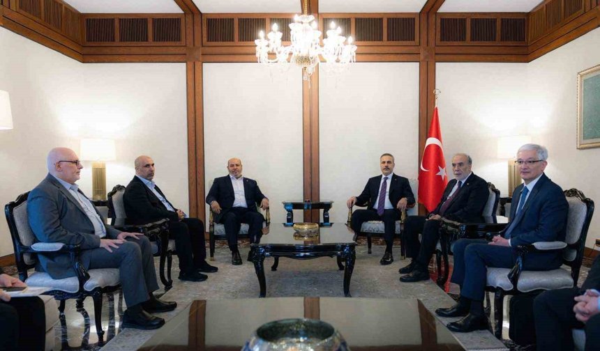 Dışişleri Bakanı Hakan Fidan, Hamas Siyasi Büro Üyesi Halil Hayye başkanlığındaki Hamas heyeti ile Ankara'da görüştü.