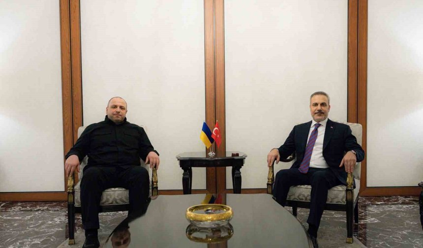 Dışişleri Bakanı Hakan Fidan, Ukrayna Milli Güvenlik ve Savunma Konseyi Sekreteri Rüstem Umerov ile Ankara'da bir araya geldi.
